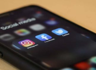 Maintaining Anonymity on Social Media: The Role of Proxies Proxies for social media